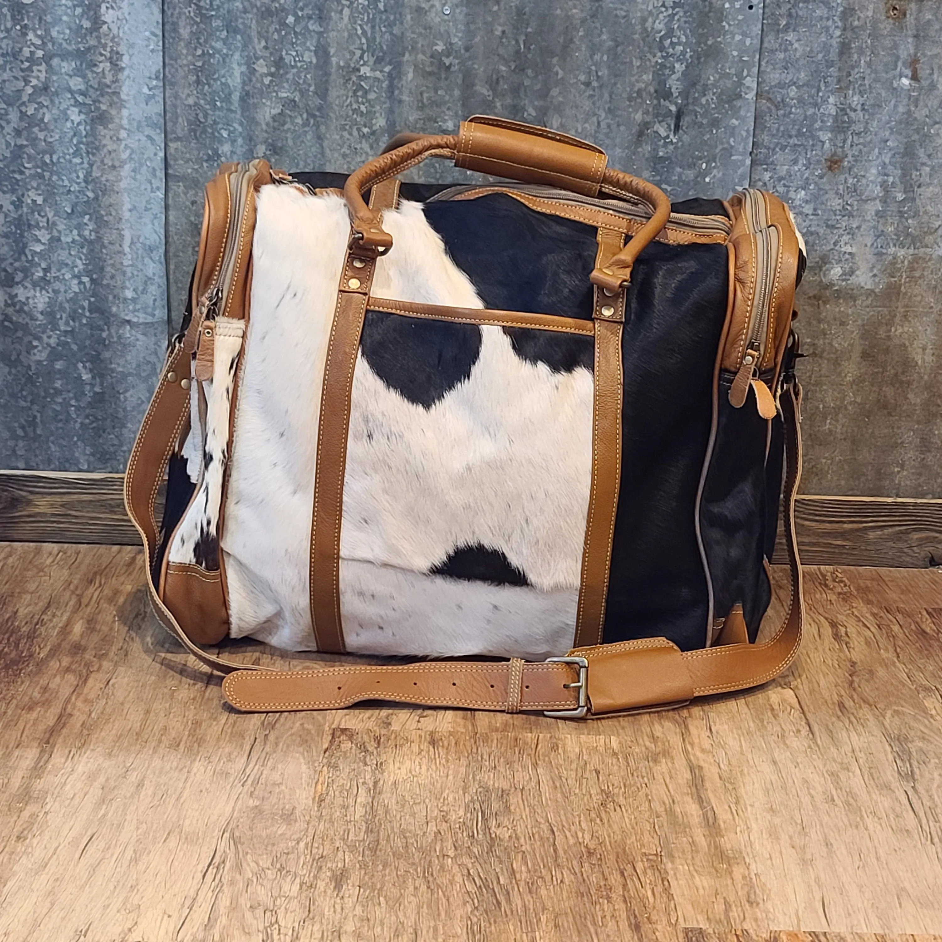 BROWN & WHITE TRAVEL BAG