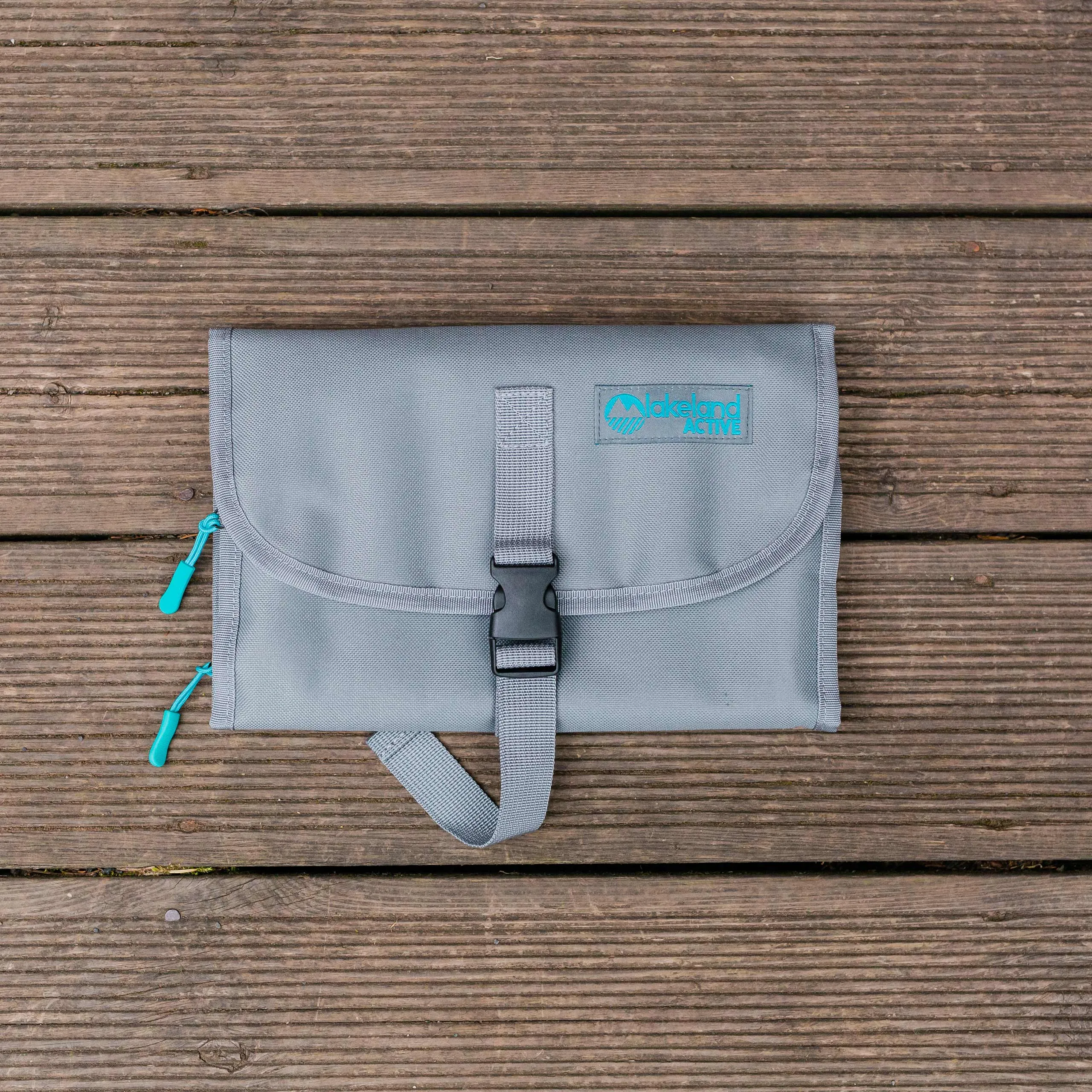 Eskdale Fold Out Hanging Travel Toiletry Bag