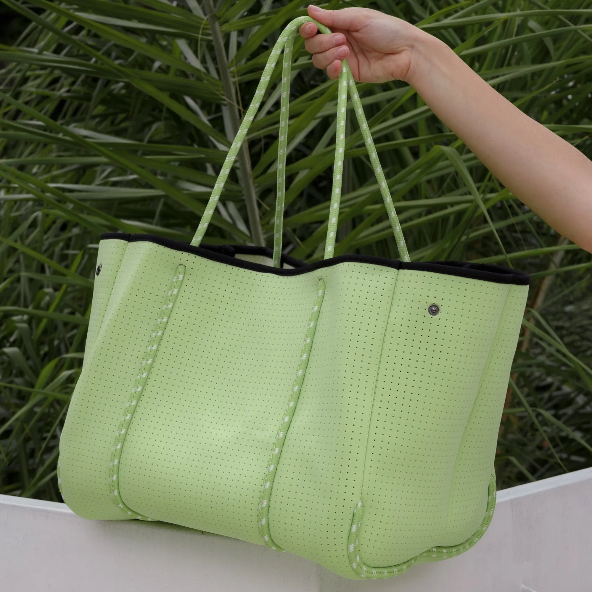 EVERYDAY TOTE NEON GREEN