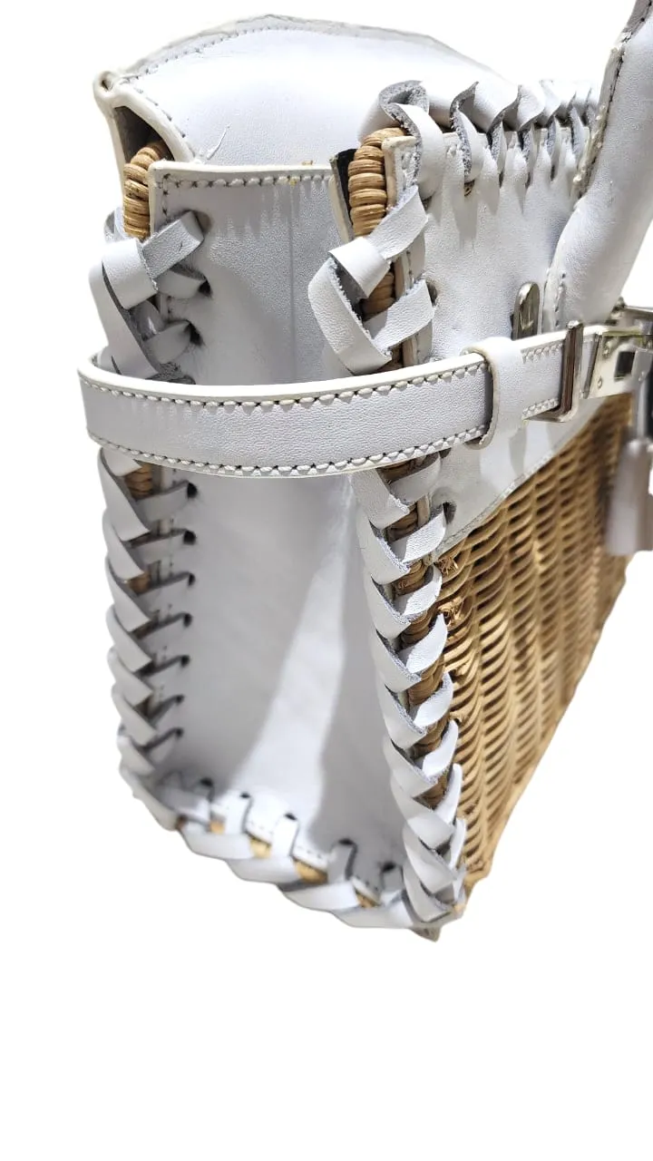 Only 1 left1! White genuine leather - Handmade wicker bag, Small size (25cm)