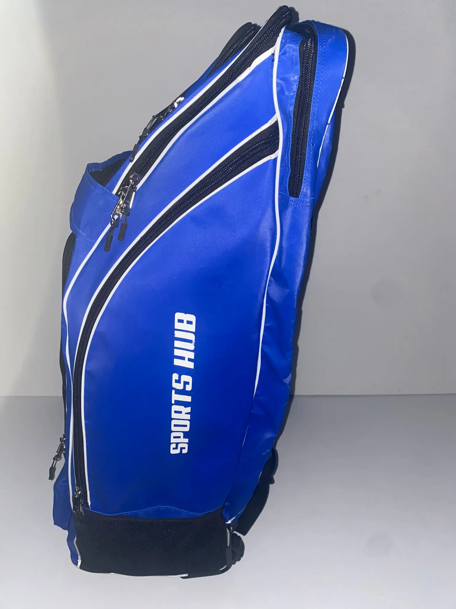 SPORTS HUB PLAYERS EDITION KIT BAG (WHEELIE CUM DUFFLE)