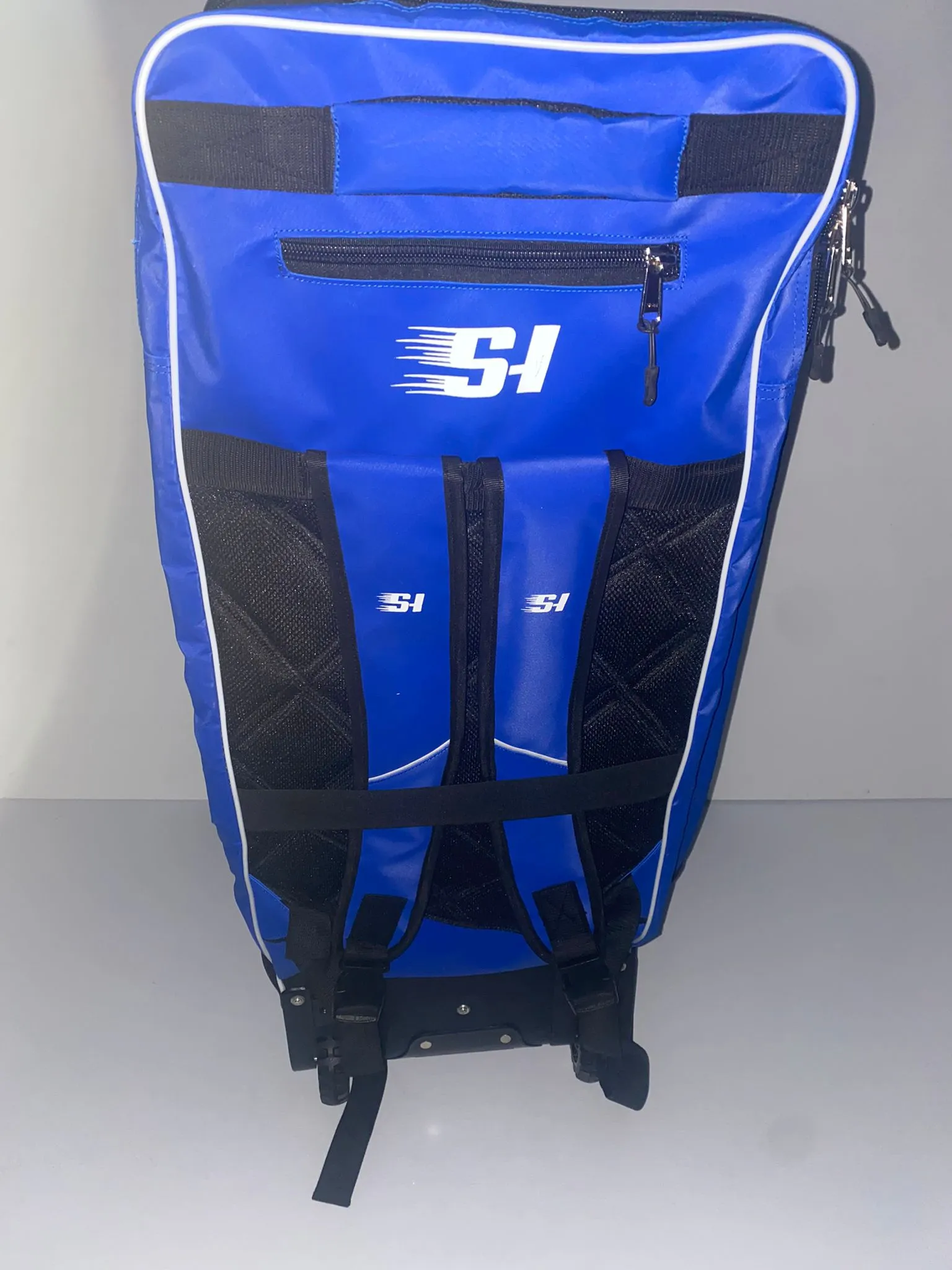 SPORTS HUB PLAYERS EDITION KIT BAG (WHEELIE CUM DUFFLE)