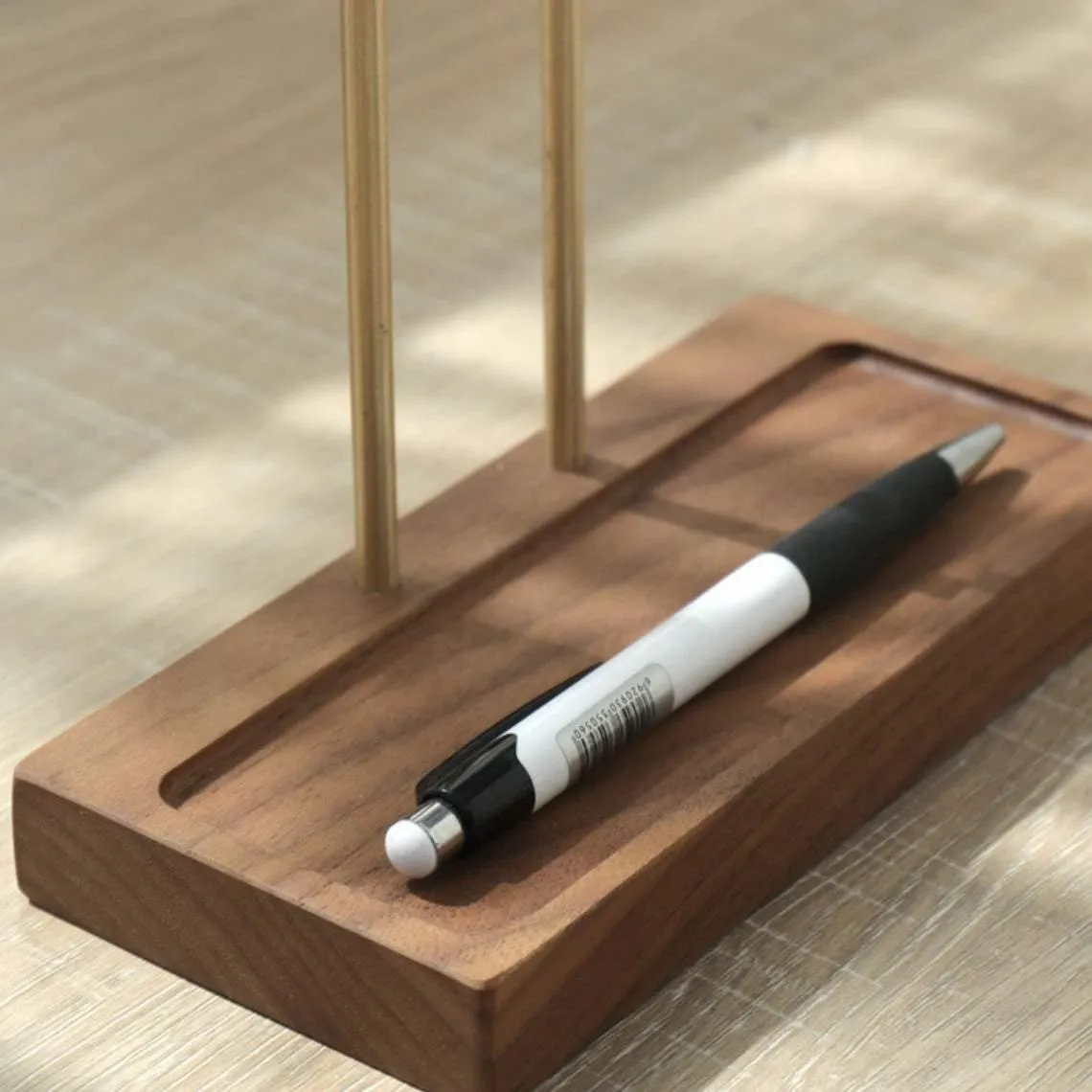 Stylish Earphone Stand with USB Ports