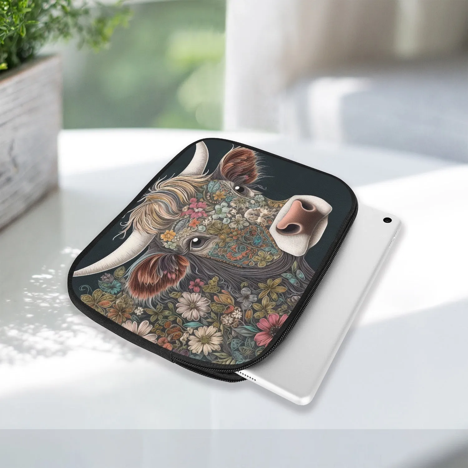 Tablet Sleeve - Highland Cow