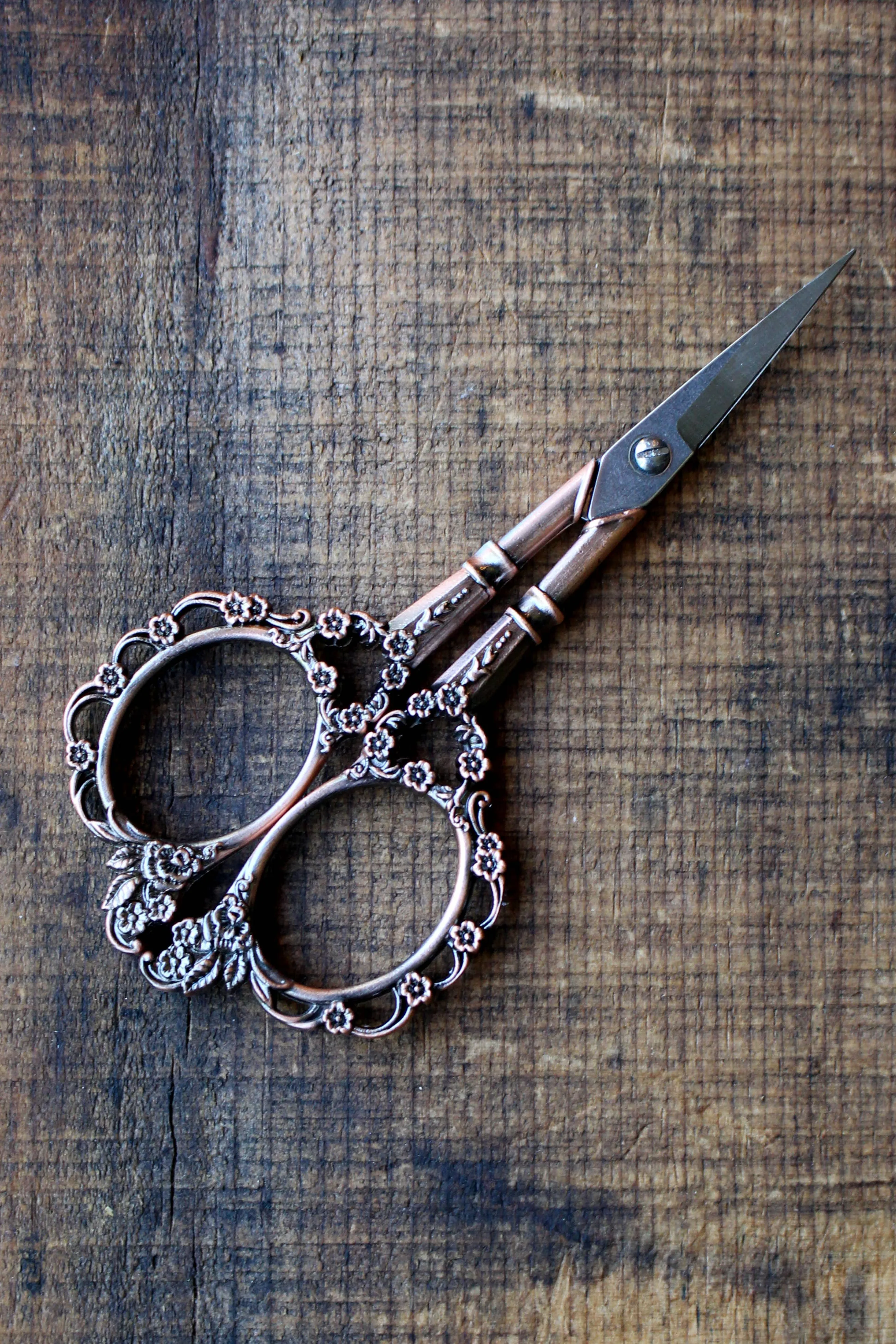 Victorian Scrollwork Scissors