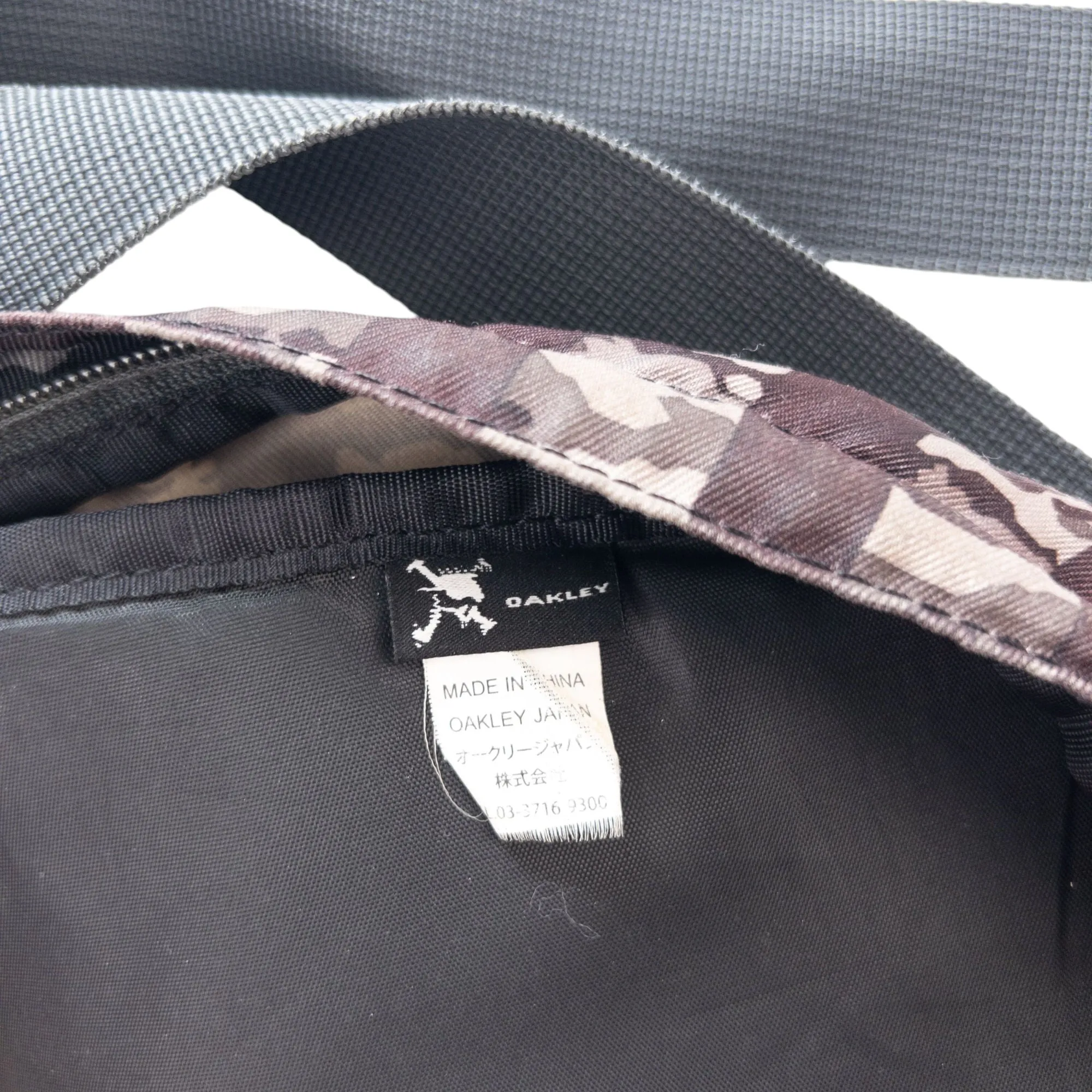 Vintage Oakley Camo Sling Bag